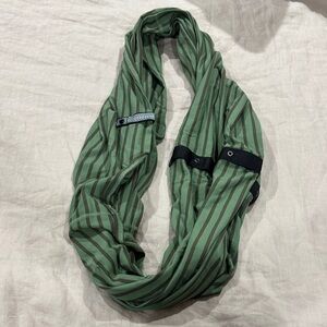 Lululemon Vinyasa Scarf NWOT DEEN Deenie Stripe Desert Olive Fatigue Green Rulu